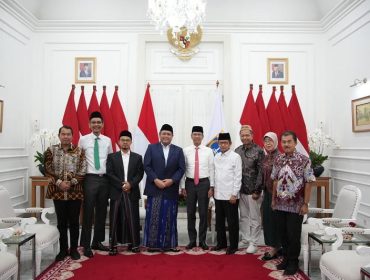Ketua MUI DKI Jakarta, Ir H MH Bahaudin membersamai Pimpinan MUI DKI dan Pj Gubernur DKI Heru Budi Hartono