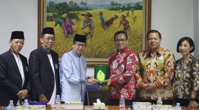 Bidang Ukhuwah Islamiyah dan Kerukunan Umat Beragama (KUB) Majelis Ulama Indonesia (MUI) DKI Jakarta menyambangi Keuskupan Agung Jakarta (KAJ). (Foto: FKUB)