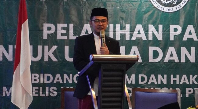 Sekretaris Umum MUI DK Jakarta KH. Auza'i Mahfudz