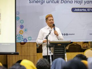 Majelis Ulama Indonesia (MUI) Provinsi DKI Jakarta melalui Ketua Bidang Ekonomi, KH. MH. Bahaudin atau akrab disapa Gus Baha, meminta Badan Gizi Nasional (BGN) agar melaksanakan program Sentra Pangan dan Pemberian Gizi (SPPG) secara profesional, higienis, dan berbasis partisipasi masyarakat, serta segera menyusun Juklak–Juknis khusus untuk wilayah DKI Jakarta.
(08/10/25)
Foto: MUI DKI