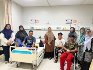 MUI DKI Jakarta Kunjungi dan Doakan Korban Ledakan SMAN 72 di RS YARSI