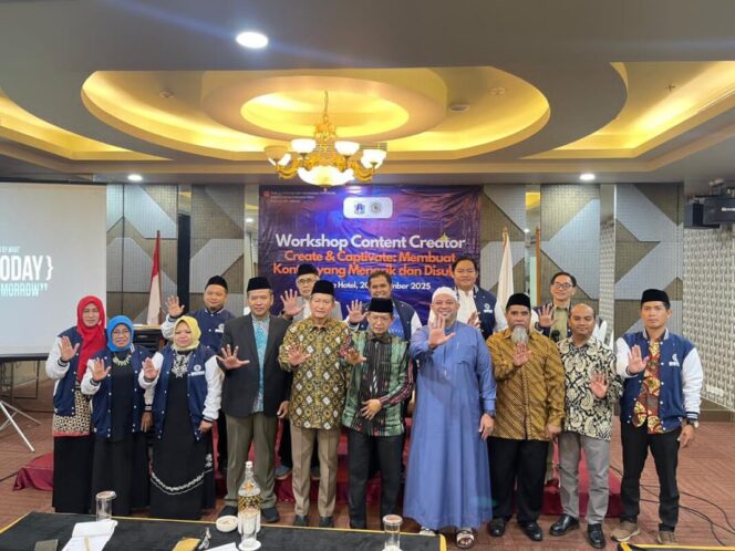 
					MUI DKI Jakarta melalui bidang infokom menyelenggarakan Workshop Konten Kreator: Sejarah Perkembangan Islam di Jakarta dengan tema Create & Captivate Membuat Konten Menarik dan disukai, di Sunlake Hotel, (20/11/25).
Foto: MUI